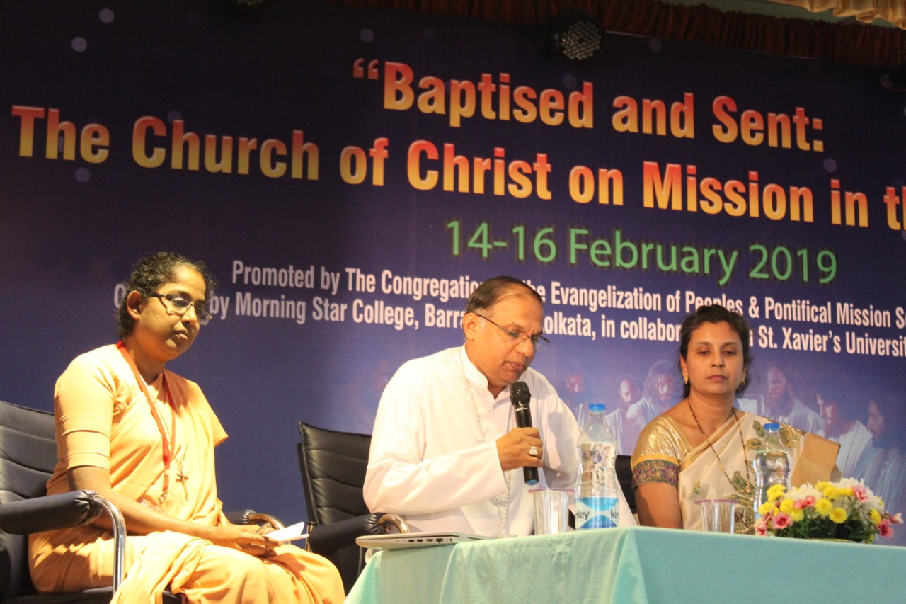 1. Bishop Peter of Mangalore moderates the session V.JPG